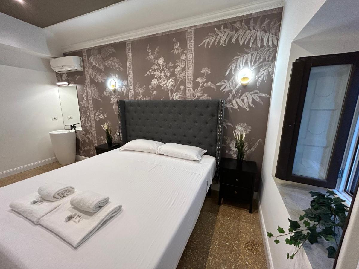 Raffaello'S Place Рим Экстерьер фото